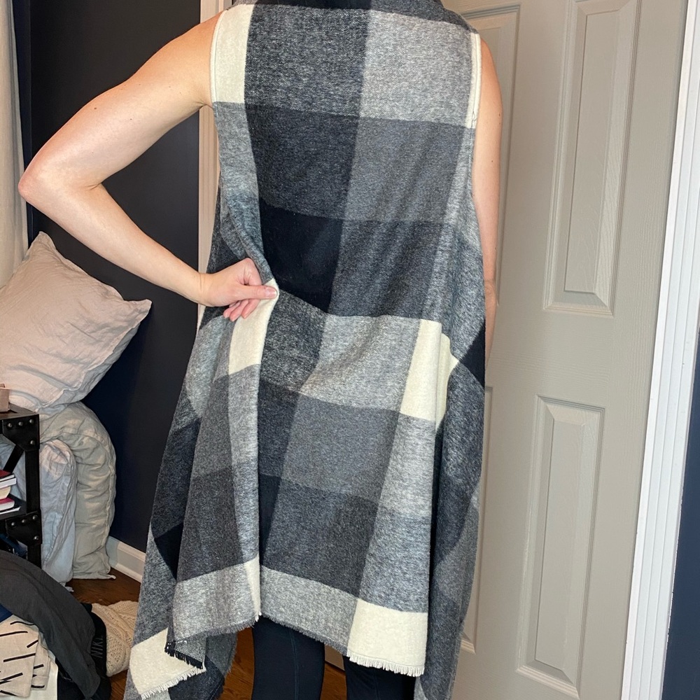 Long vest - Picture 3 of 4